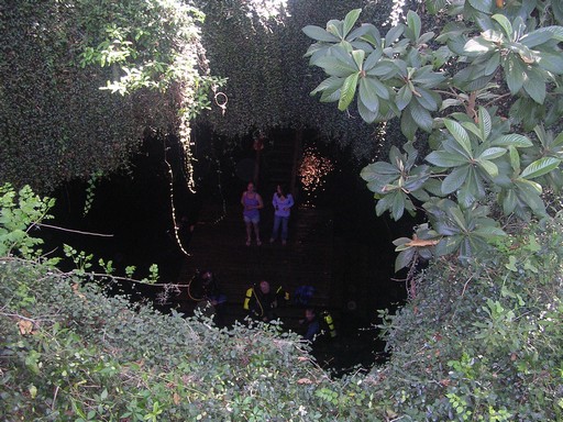 Devil's Den - Through the Hole